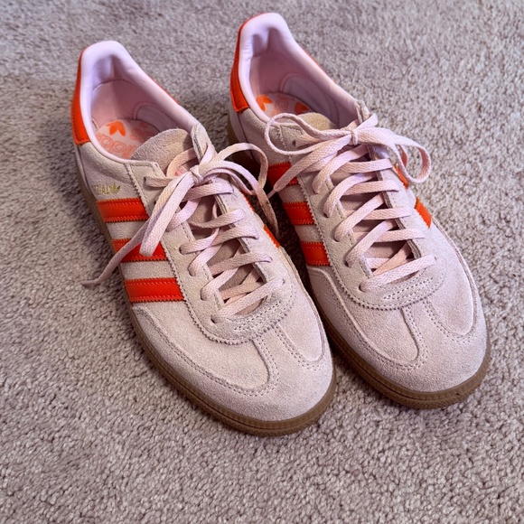 Adidas: Handball Spezial sneakers. Light pink with neon orange/pink, sz 8.5 - Picture 6 of 13